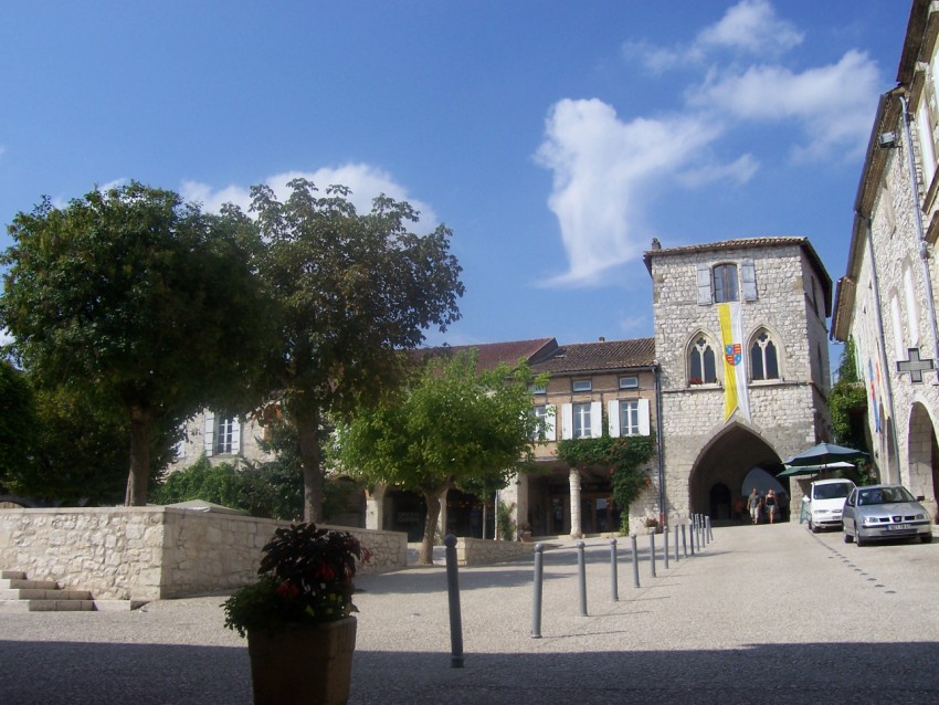Market Place of Monflanquin with the arcades